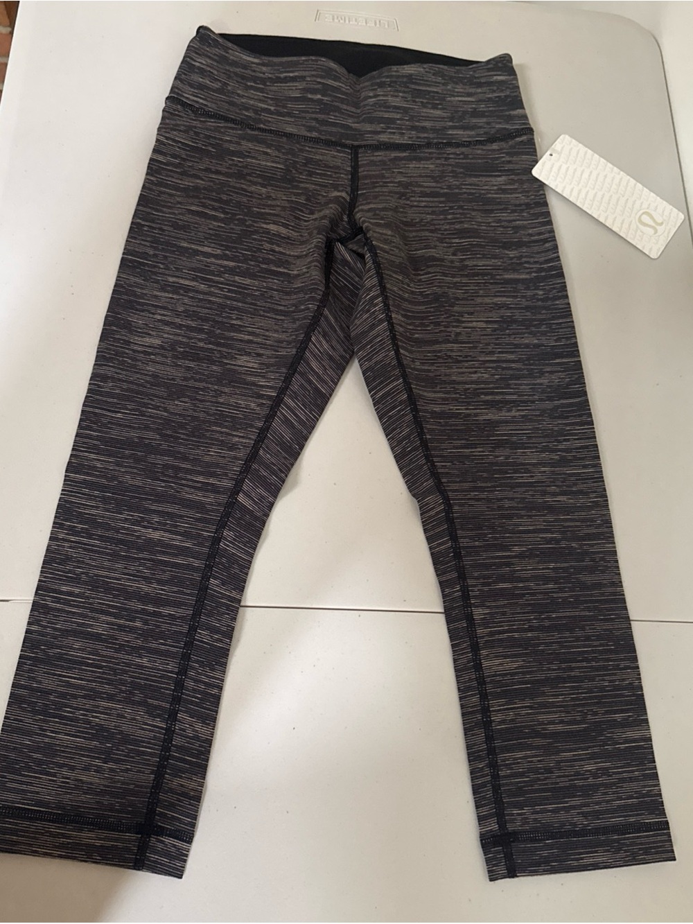 Lululemon Wunder Under Crop NWT Size 4 Wee Are From Space Black WABC/BLK